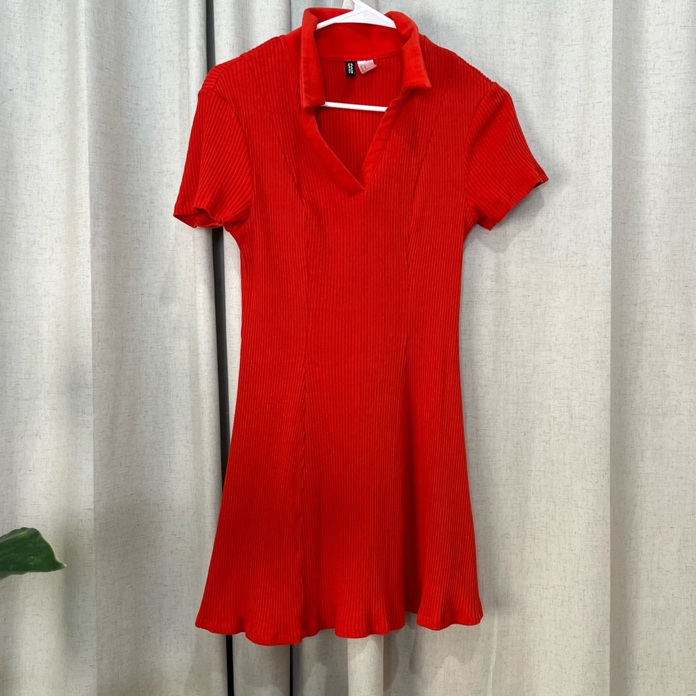 H&M/DIVIDED RED MEDIUM MINI TENNIS DRESS ❤️